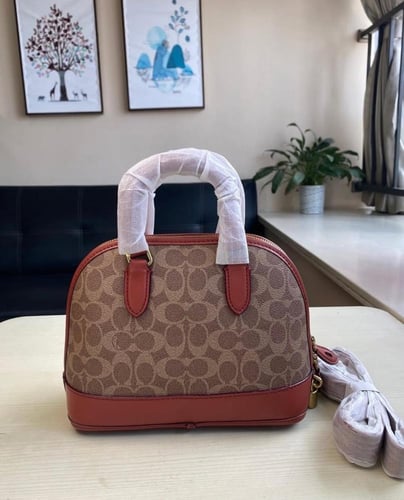 شنطة كوتش COACH