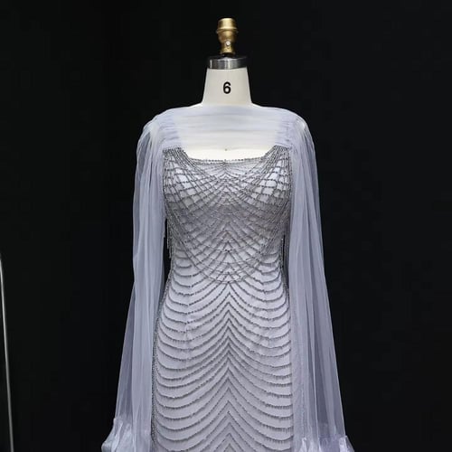 فستان ماسك باكمام كيب و تطريز سلاسل