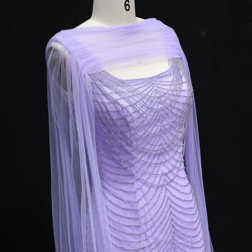 فستان ماسك باكمام كيب و تطريز سلاسل