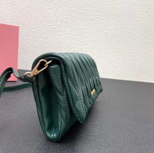 شنطة ميو ميو miu miu