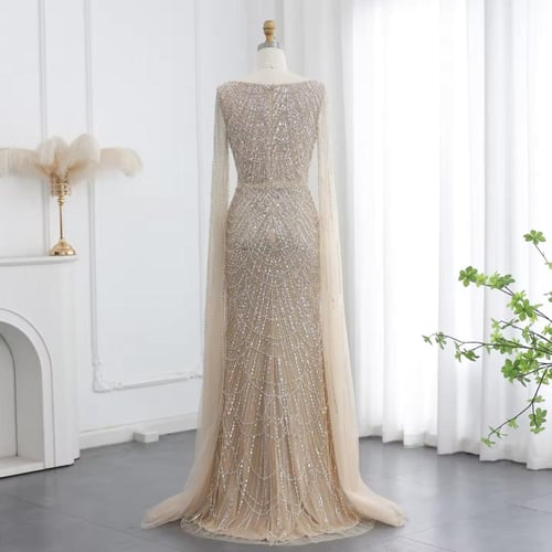 فستان فخم تطريز كامل وأكمام كيب