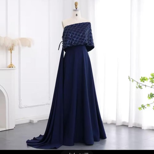 فستان راقي من التفتة مع وشاح طويلمطرز