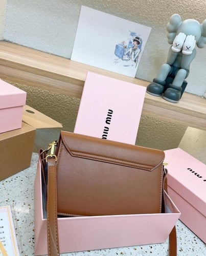 شنطة ميو ميو miu miu