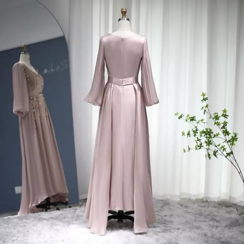 جلابيه بتطريز ناعم وحزام