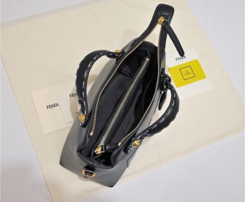 شنطة فندي FENDI