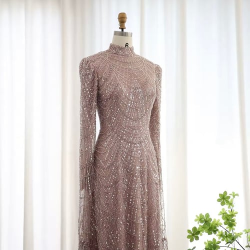 فستان محتشم تطريز كامل بأكمام طويلة