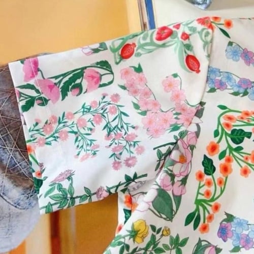 فستان من قماش البوبلين متعدد الألوان