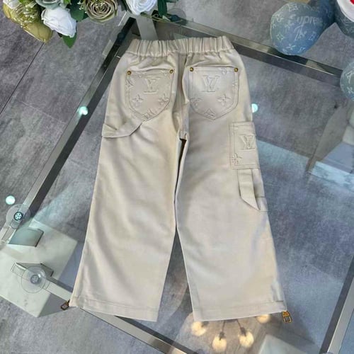 بنطلون ال ڤي جينز بطبعات