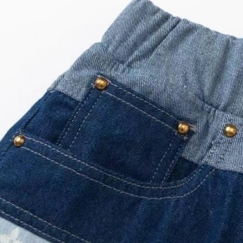 شورت بطبقات ملونه وطبعات شعار الماركة