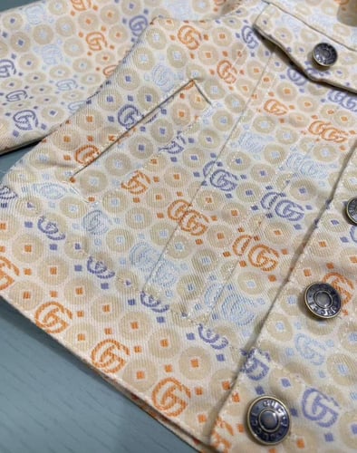 جاكيت جينز بيج بشعار قوتشي