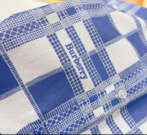 قميص قطن ازرق من بيربري