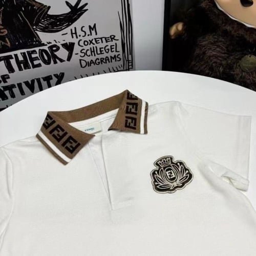 تيشيرت قطن بولو بياقه عليها حرف الماركة