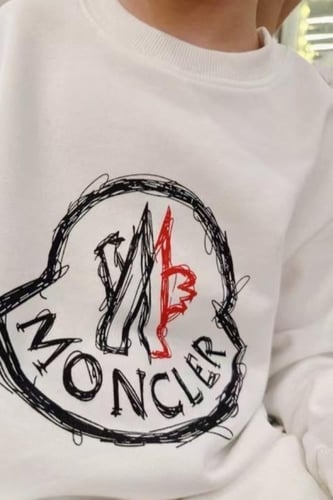 سويت شيرت قطن عليه شعار للماركه