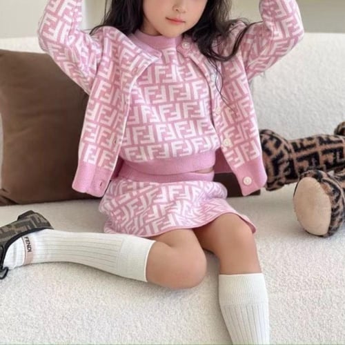 كارديغان صوف ناعم بنقشة شعار الماركه