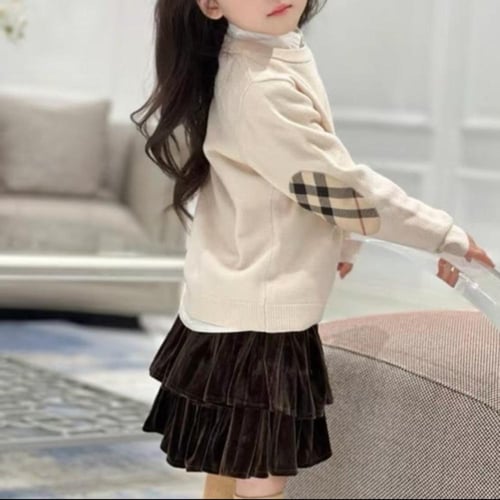 سويتر صوف ناعم برقبه دائريه والوان بارده