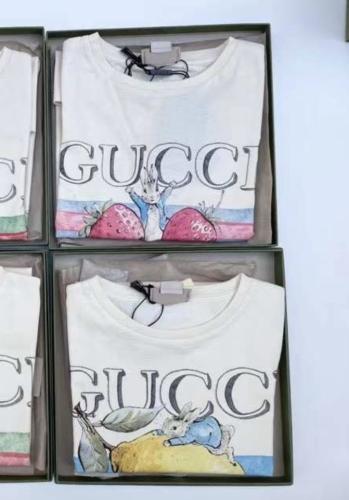 تيشيرت قطن بشعار قوتشي