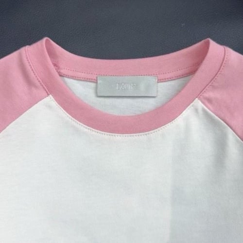 شيرت ابيض باكمام ورديه وتطريز ديور للبنات