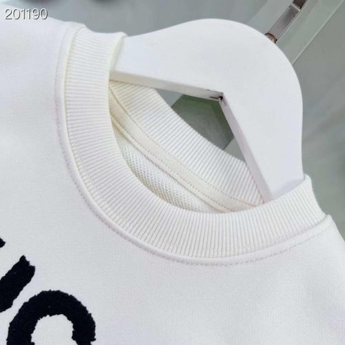 سويت شيرت برقبة دائريه من قوتشي بطبعه كرتونيه