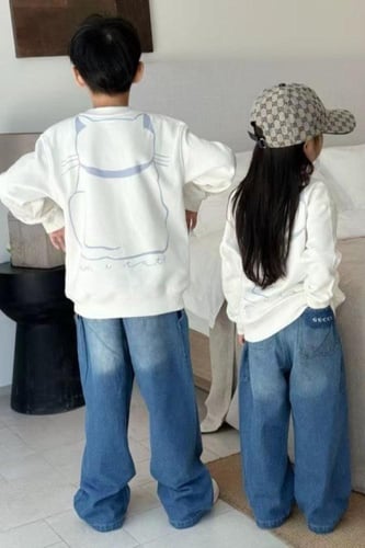 سويت شيرت قطن بطبعة قطه