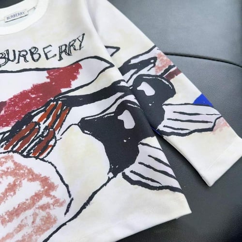 شيرت باكمام طويله من بيربري