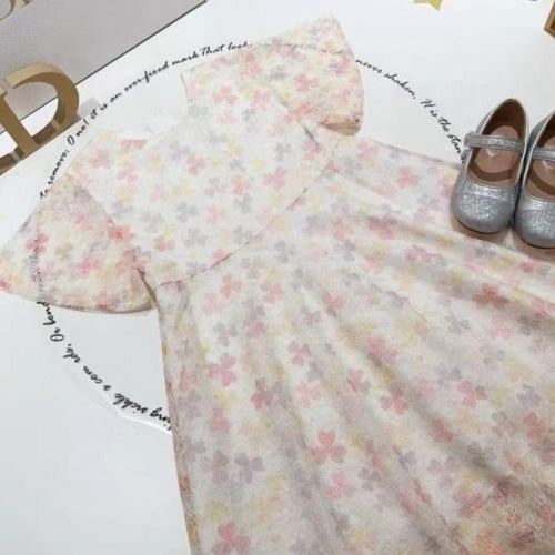 فستان ديور بطبقة شيفون ابيض