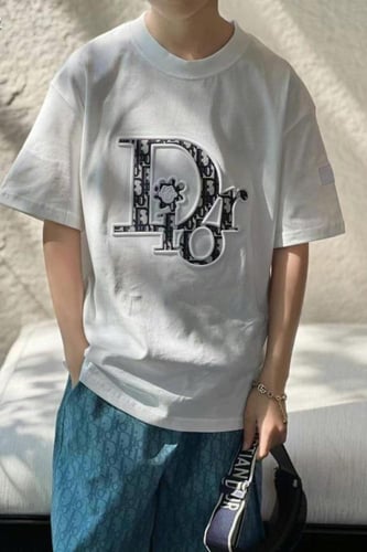 تيشيرت قطن بنقشة ديور ثلاثية الابعاد