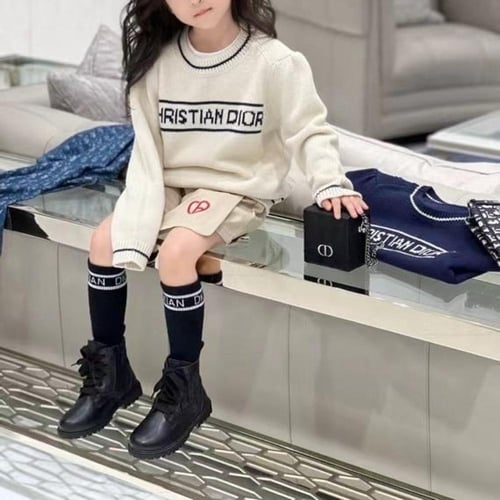 سويتر صوف ناعم عليه شعار كريستيان ديور