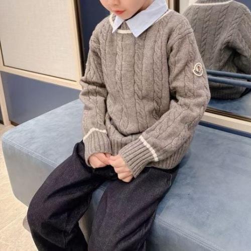 سويتر من الصوف الناعم باللون الرمادي