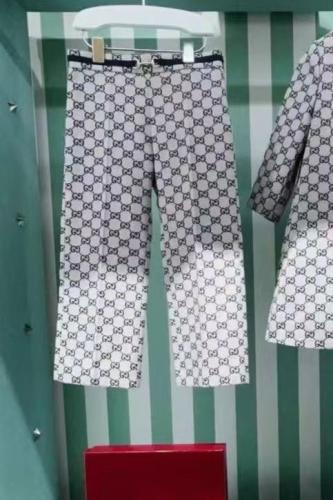 بنطلون كانفاس بنقشة شعار قوتشي للبنات