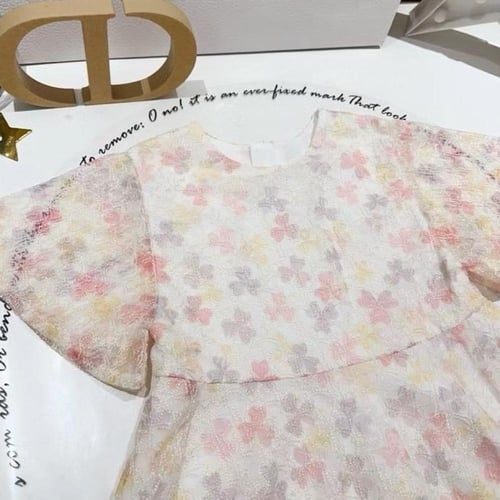 فستان ديور بطبقة شيفون ابيض