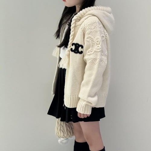 كارديغان صوف بسحاب وتطريز شعار الماركة وغطاء للرأس