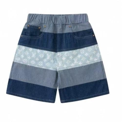 شورت بطبقات ملونه وطبعات شعار الماركة