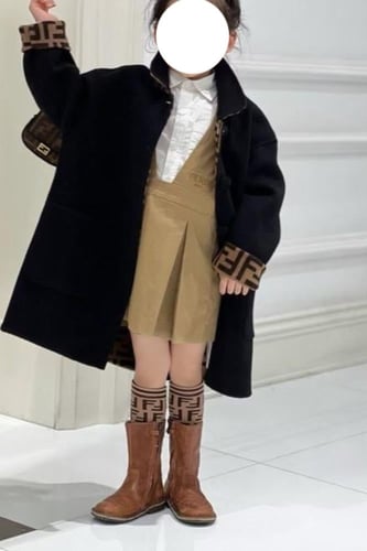 بالطو صوف اسود من فندي