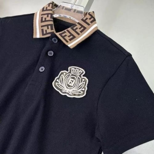 تيشيرت قطن بولو بياقه عليها حرف الماركة