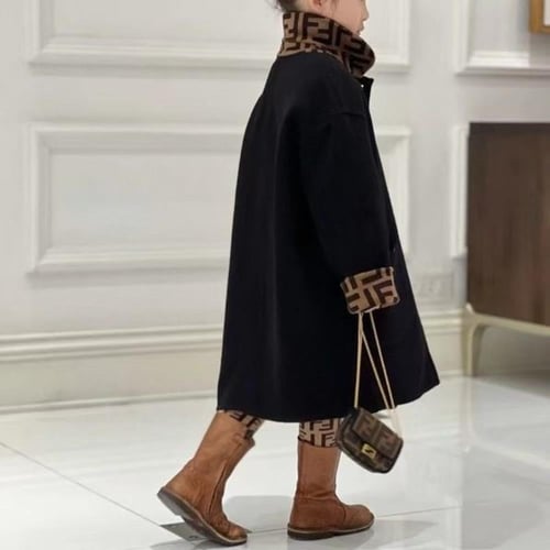 بالطو صوف اسود من فندي