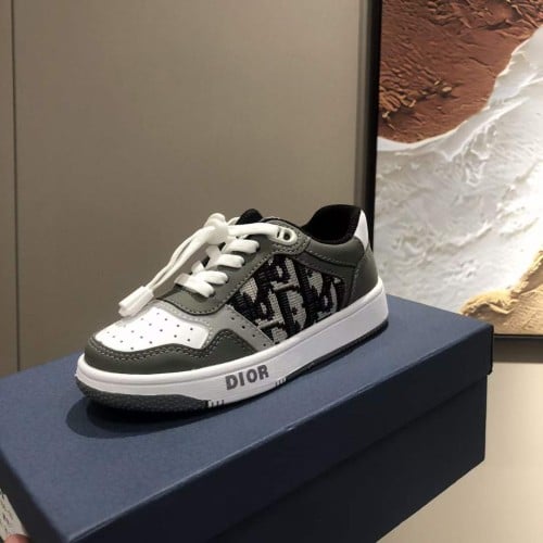 حذاء ديور رياضي