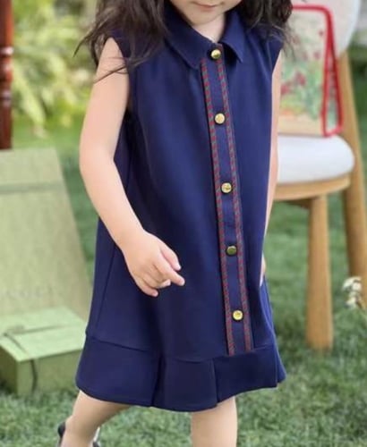 فستان قوتشي كحلي قصير بدون اكمام