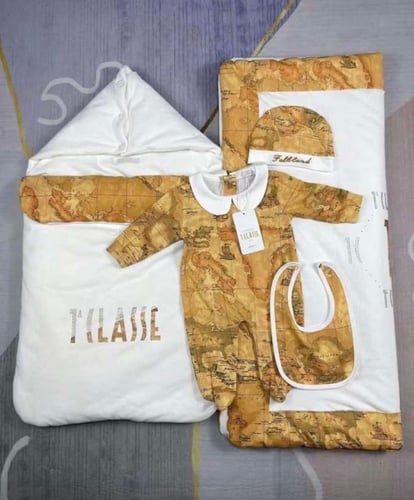 طقم مواليد منوع مستوحى من ماركات شهيرة رائعة