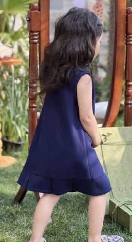 فستان قوتشي كحلي قصير بدون اكمام