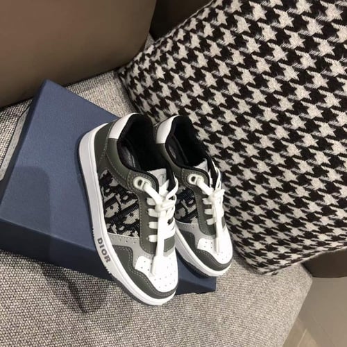 حذاء ديور رياضي