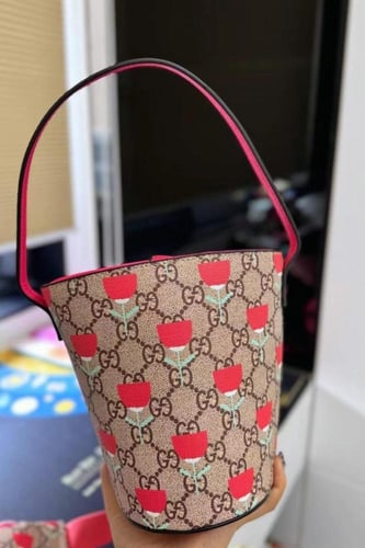 حقيبة باكيت بنقش شعار الماركة وطبعات ورد للأطفال