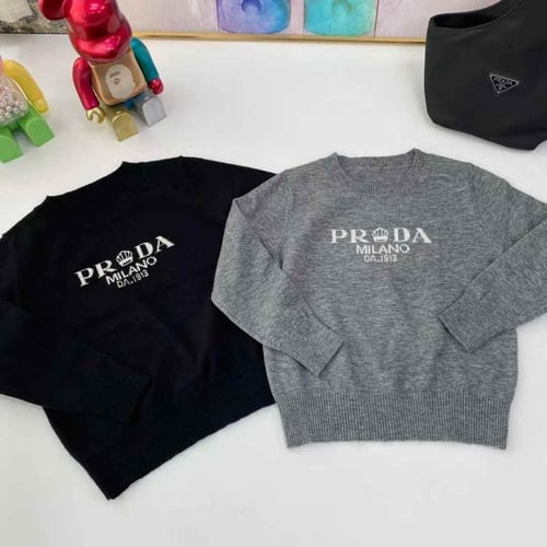 سويتر برقبة دائريه من الصوف الناعم