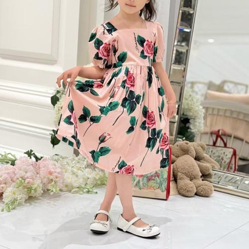 فستان قطن بنقشة ورود من دولتشي قابانا