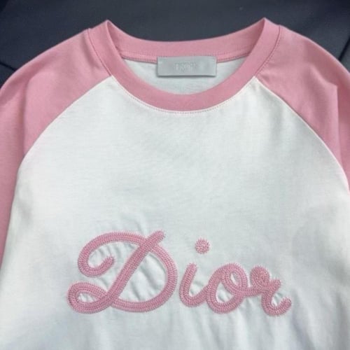 شيرت ابيض باكمام ورديه وتطريز ديور للبنات