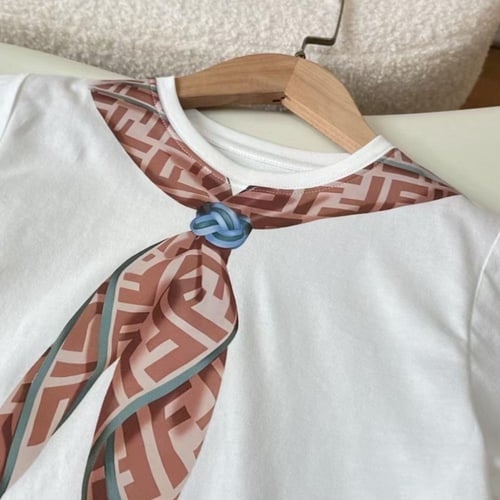 تيشيرت قطن بطبعة سكارف