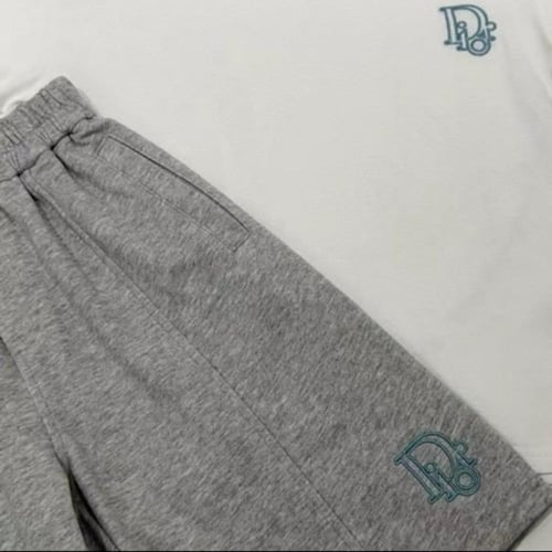 شورت قطن رمادي من ديور