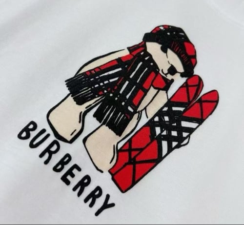 تيشيرت قطني عليه شعار دب