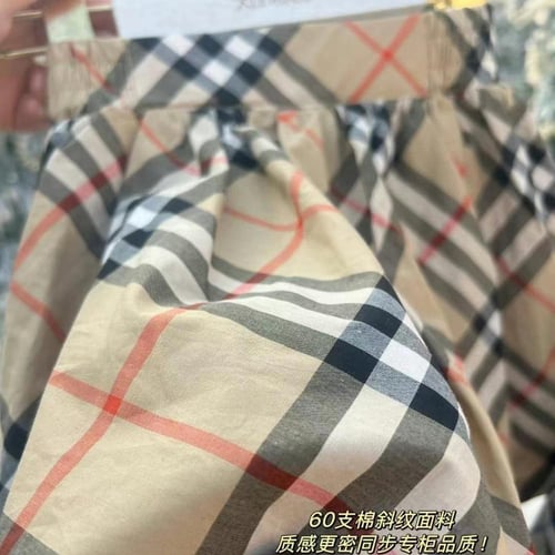 تنورة كلاسيكيه قصيره بنقشة كاروهات