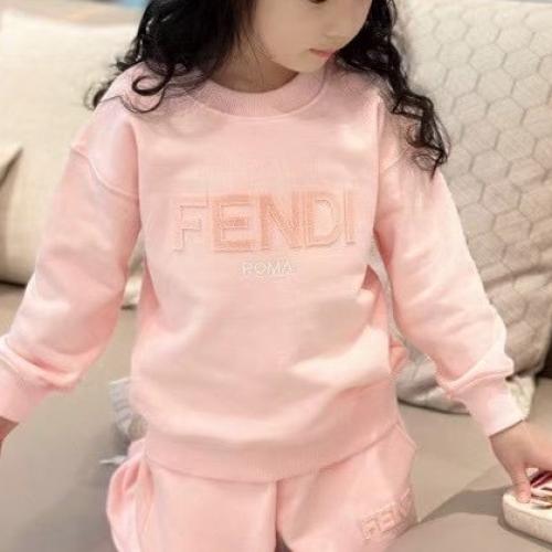 سويت شيرت وردي للبنات من فندي