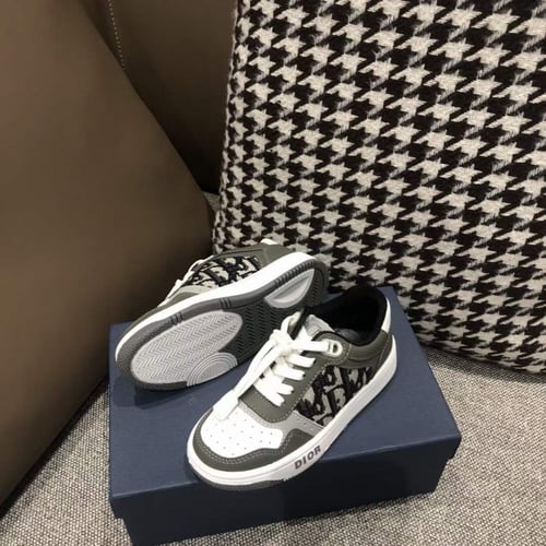 حذاء ديور رياضي